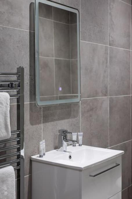 Luxury, Sleeps 6, City Centre Belfast Ngoại thất bức ảnh
