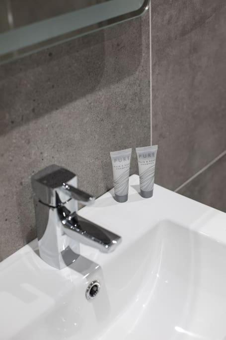 Luxury, Sleeps 6, City Centre Belfast Ngoại thất bức ảnh